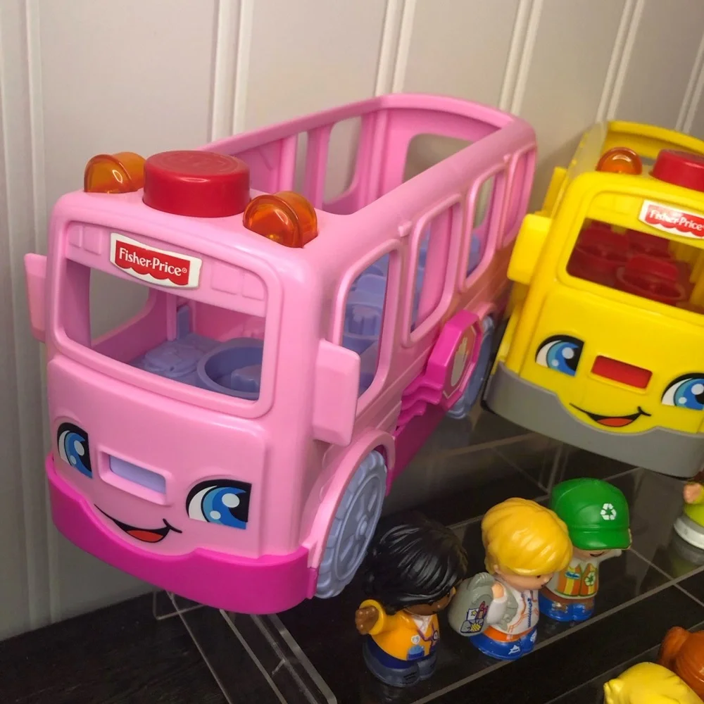 Fisher-Price little people busses and figures - Picture 2 of 5